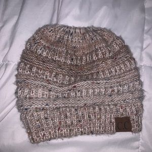 CC beanie tail